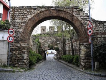 İstanbuldaki Sur Kapıları